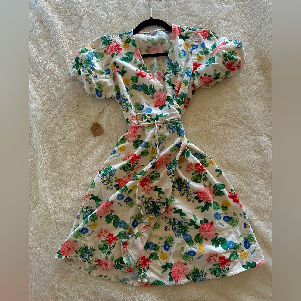 FLORAL PUFF SLEEVE MINI WRAP DRESS | discontinued